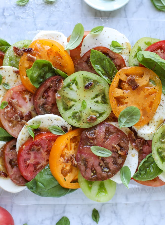 hot bacon caprese salad I howsweeteats.com