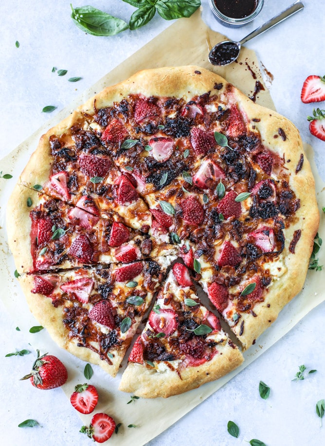 strawberry pizza I howsweeteats.com