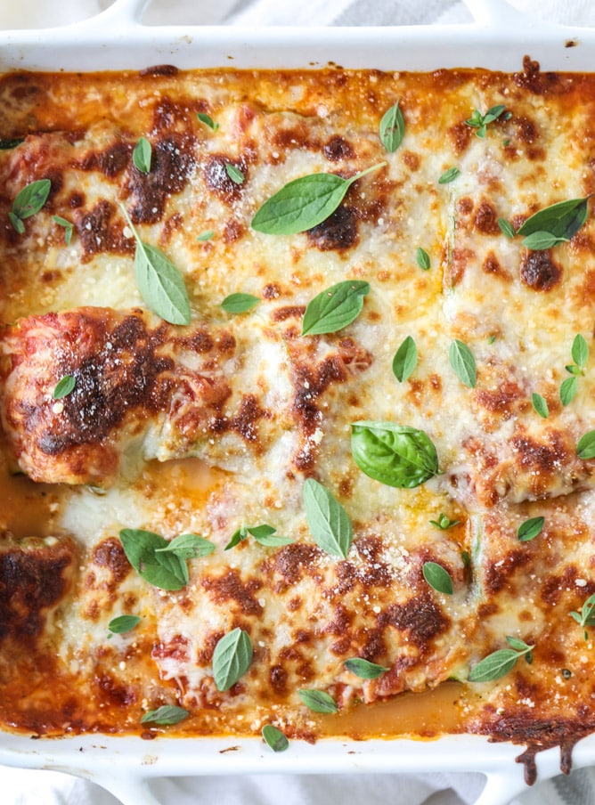 cheesy zucchini roll-ups I howsweeteats.com