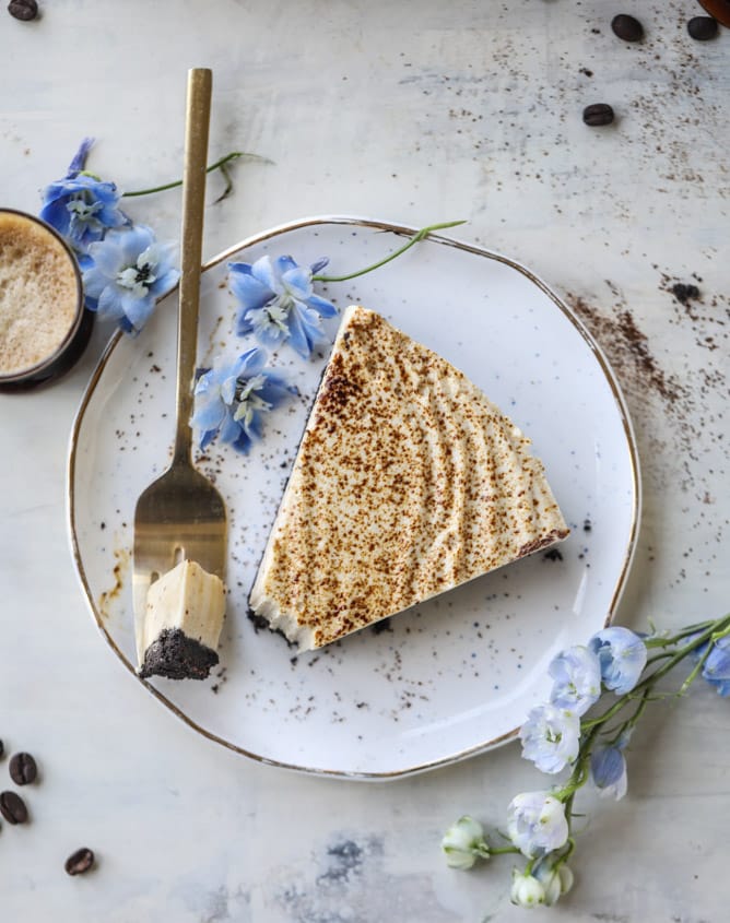 no bake greek yogurt cheesecake I howsweeteats.com