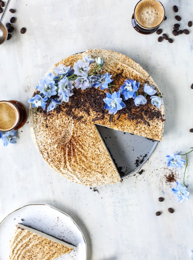 no bake greek yogurt cheesecake I howsweeteats.com