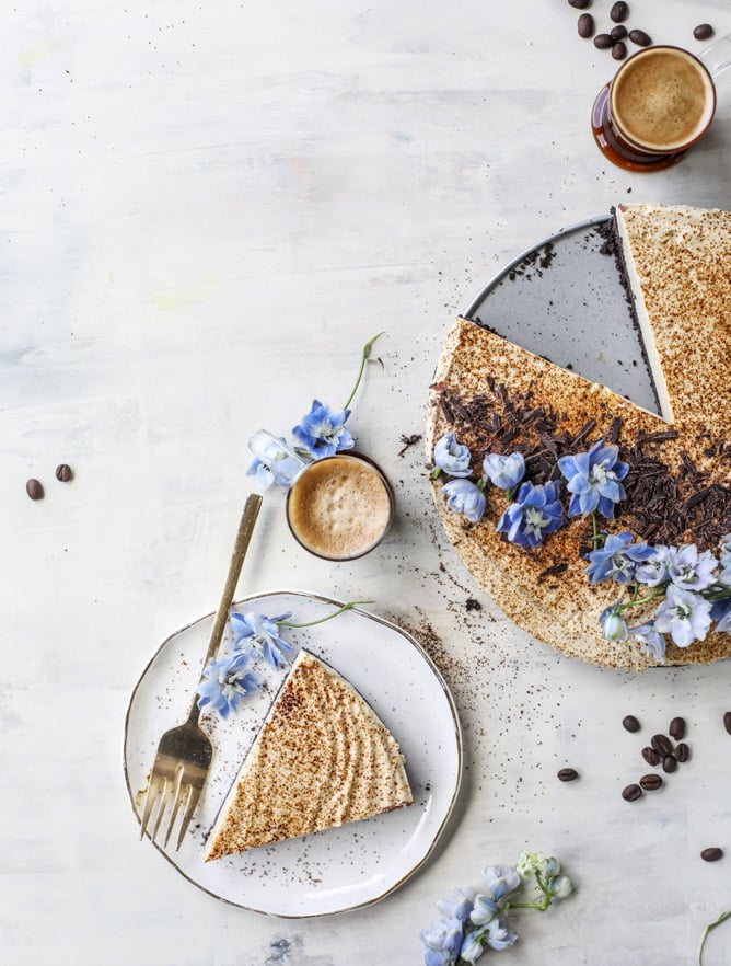 no bake greek yogurt cheesecake I howsweeteats.com