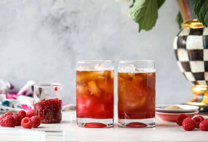 iced raspberry lattes I howsweeteats.com