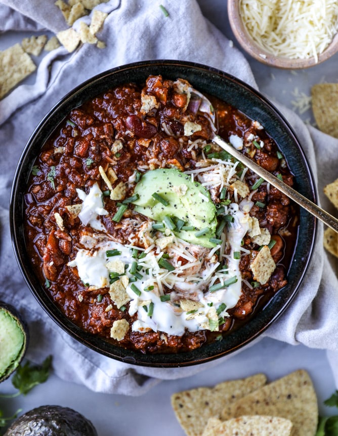 125 recipes for football season (the best tailgating recipes) I howsweeteats.com