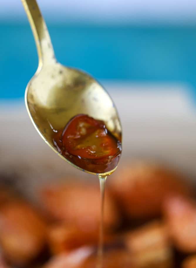 hot honey caramel sweet potatoes I howsweeteats.com #thanksgiving #sweetpotatoes #recipes