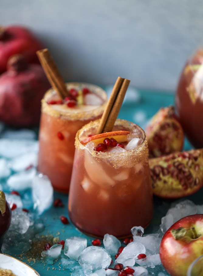 sparkling pomegranate cider punch I howsweeteats.com