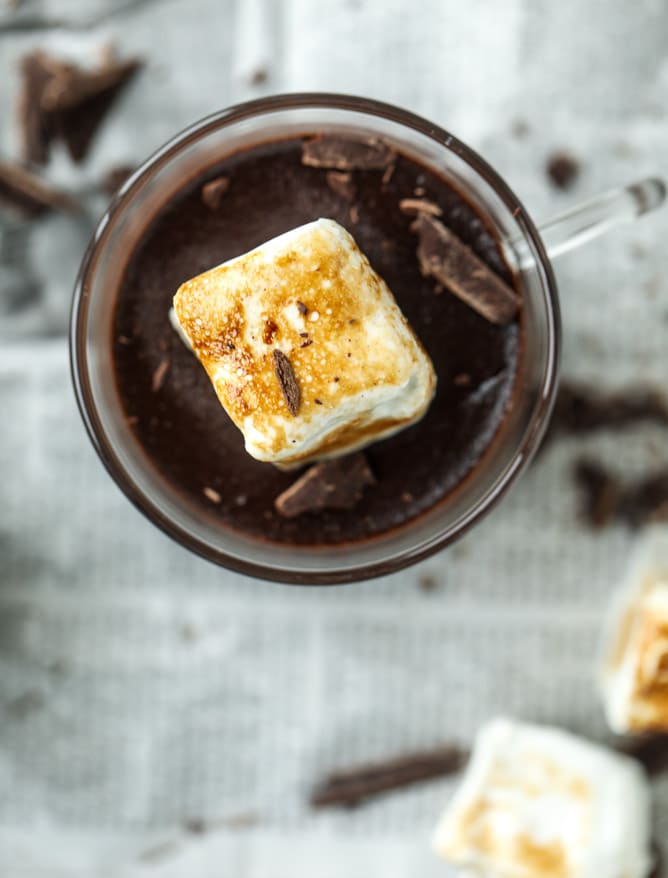 hot chocolate and toasted marshmallow pots de creme I howsweeteats.com