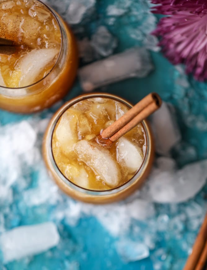 pumpkin pie bourbon smash I howsweeteats.com