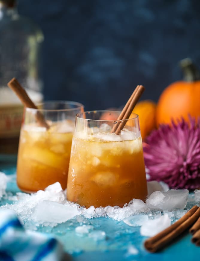 pumpkin pie bourbon smash I howsweeteats.com