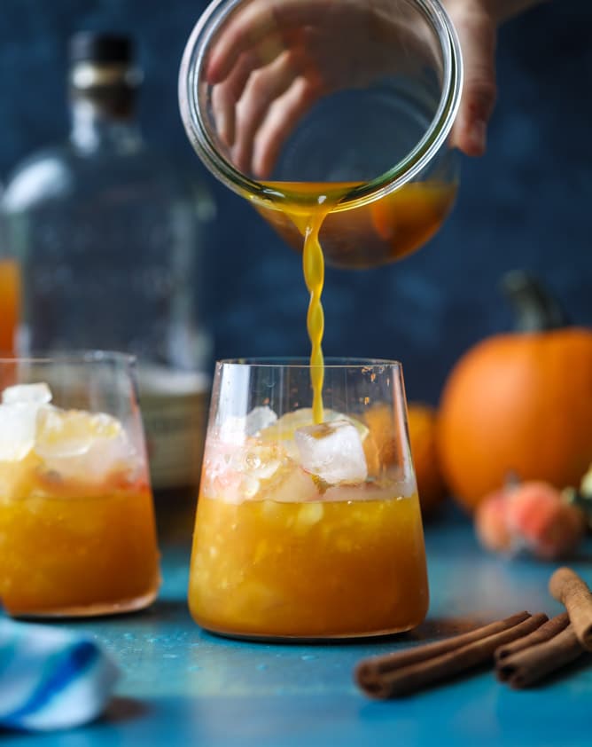 pumpkin pie bourbon smash I howsweeteats.com