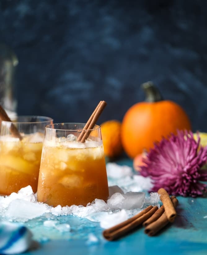 pumpkin pie bourbon smash I howsweeteats.com