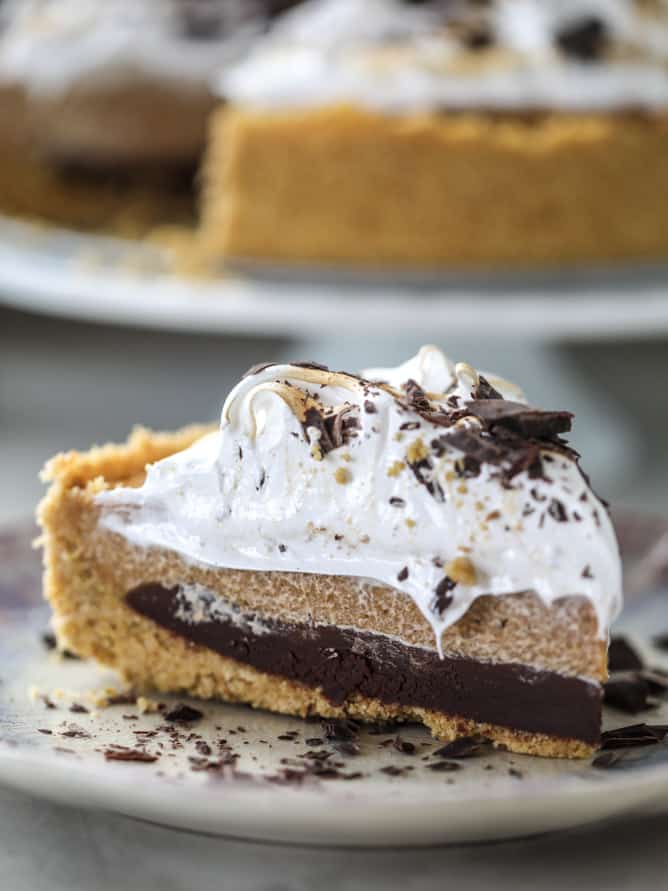 chocolate pumpkin pie with marshmallow I howsweeteats.com #thanksgiving #pumpkin #pie