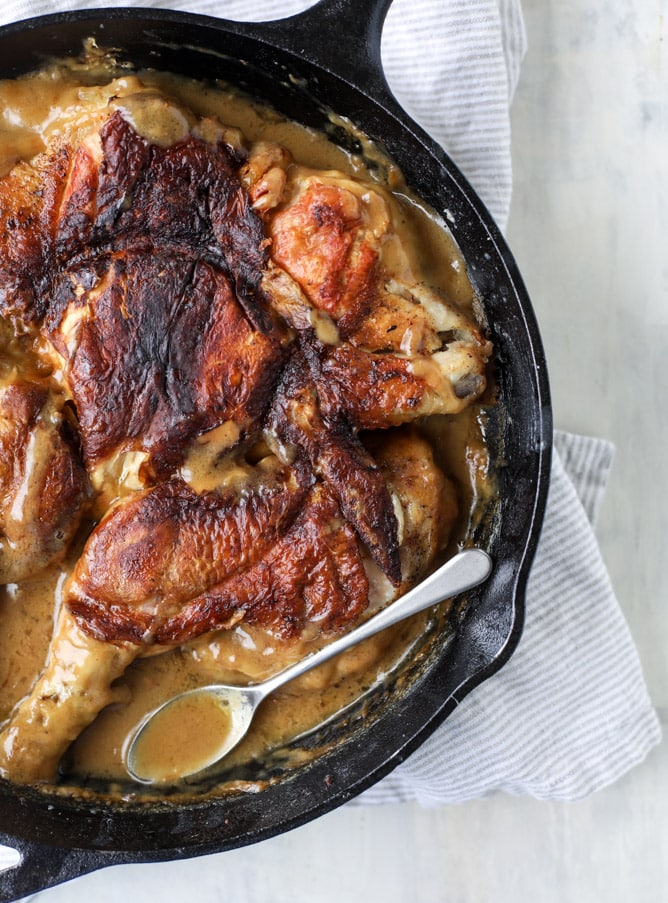 smothered skillet chicken with thyme butter mushrooms I howsweeteats.com