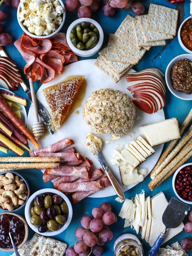 125 recipes for football season (the best tailgating recipes) I howsweeteats.com