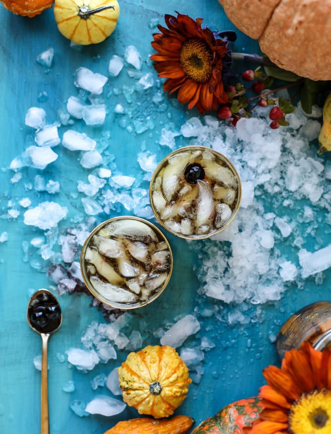 butternut squash infused bourbon I howsweeteats.com #thanksgiving #cocktails