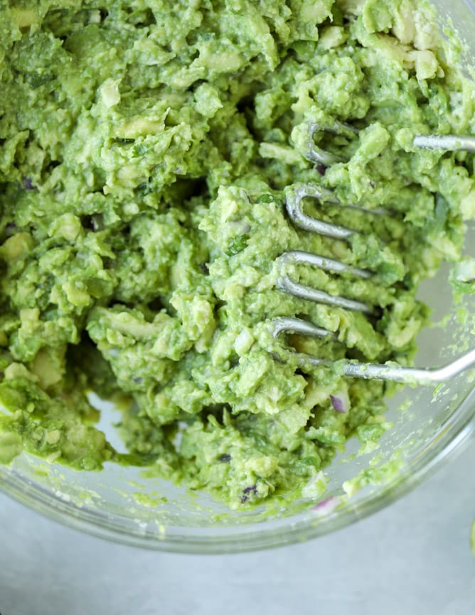 crispy carnitas guacamole I howsweeteats.com #guacamole #dip #avocado