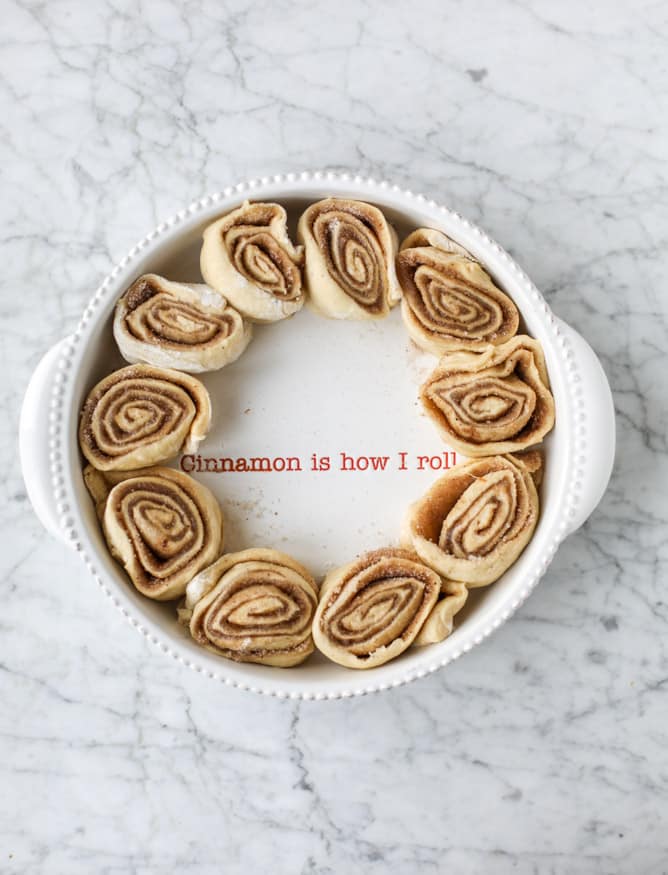 one hour eggnog cinnamon rolls I howsweeteats.com #christmas #holidays #eggnog #cinnamonrolls #breakfast