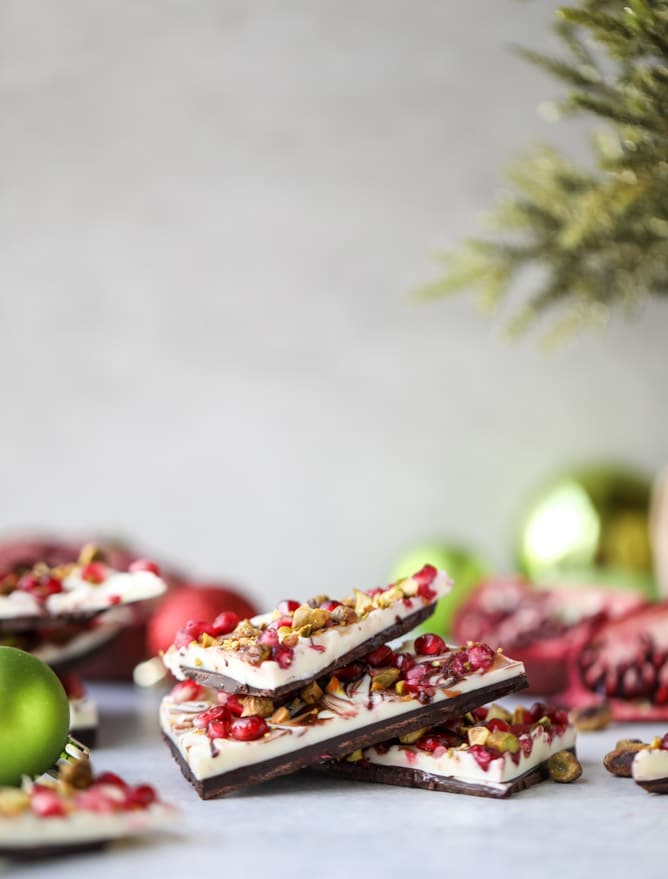 pomegranate pistachio swirled chocolate bark I howsweeteats.com #chocolate #bark #pomegranate #pistachio #christmas