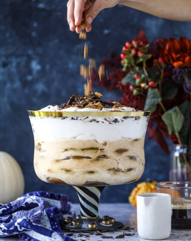 maple pumpkin gingersnap tiramisu trifle I howsweeteats.com #pumpkin #gingersnap #christmas #thanksgiving