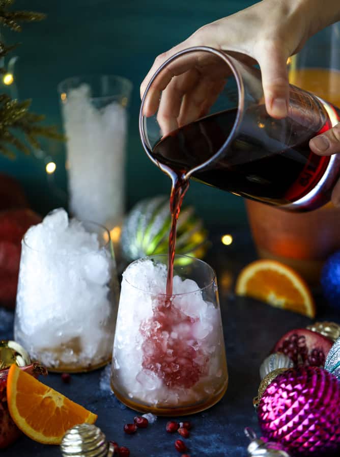 tequila christmas sunrise I howsweeteats.com #cocktails #tequila #sunrise #christmas