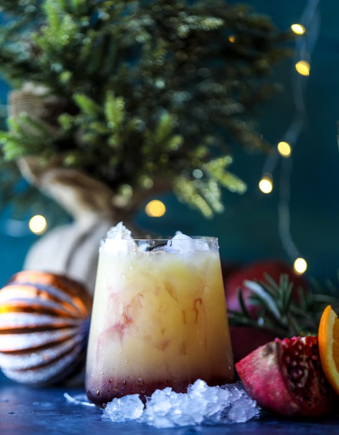 tequila christmas sunrise I howsweeteats.com #cocktails #tequila #sunrise #christmas
