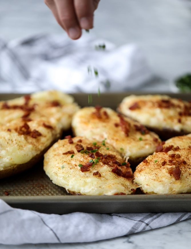 greek yogurt twice baked potatoes I howsweeteats.com #potatoes #twicebaked #sidedish #christmas #holiday