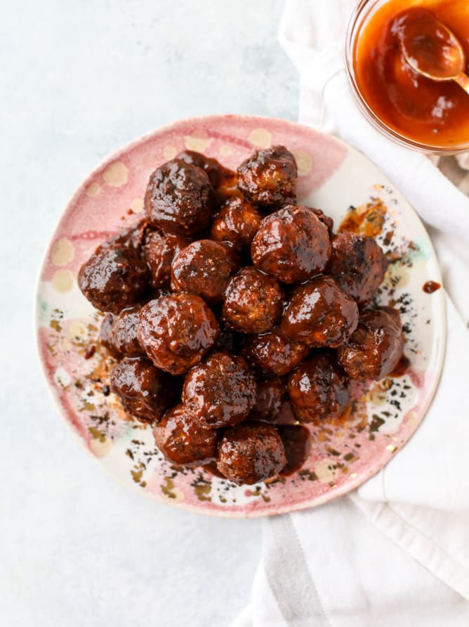slow cooker chipotle maple meatballs I howsweeteats.com #slowcooker #meatballs #turkey #maple #chipotle