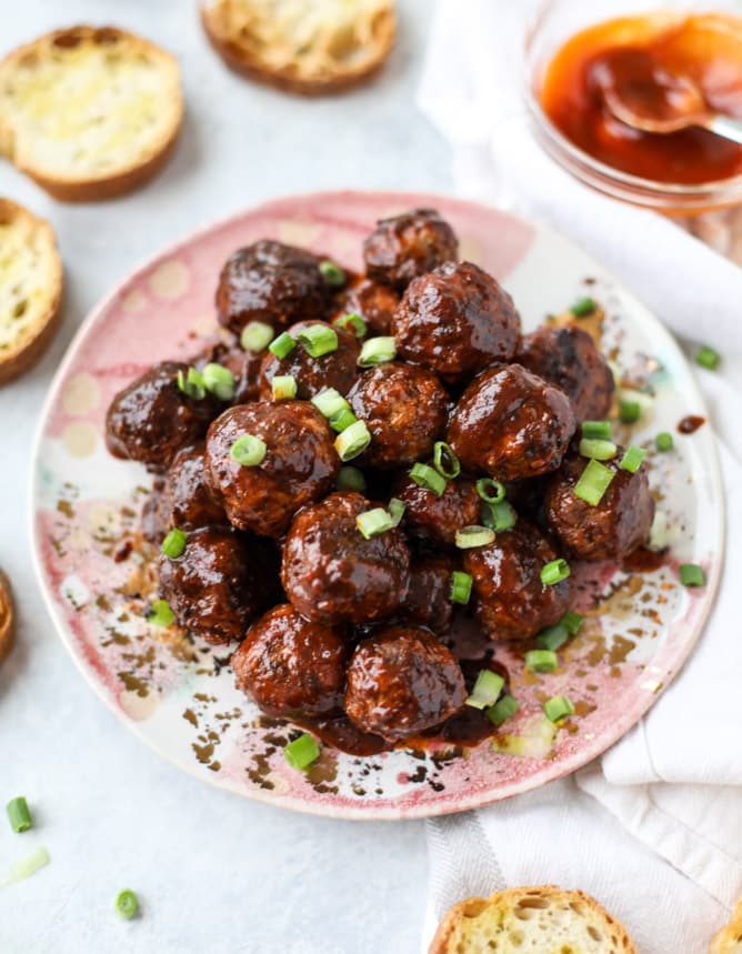 slow cooker chipotle maple meatballs I howsweeteats.com #slowcooker #meatballs #turkey #maple #chipotle