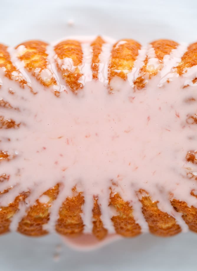 blood orange yogurt cake I howsweeteats.com #bloodorange #greekyogurt #yogurt #loafcake #cake #citrus
