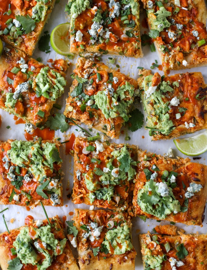 guacamole buffalo chicken pizza I howsweeteats.com #buffalochicken #pizza #guacamole #buffalowing