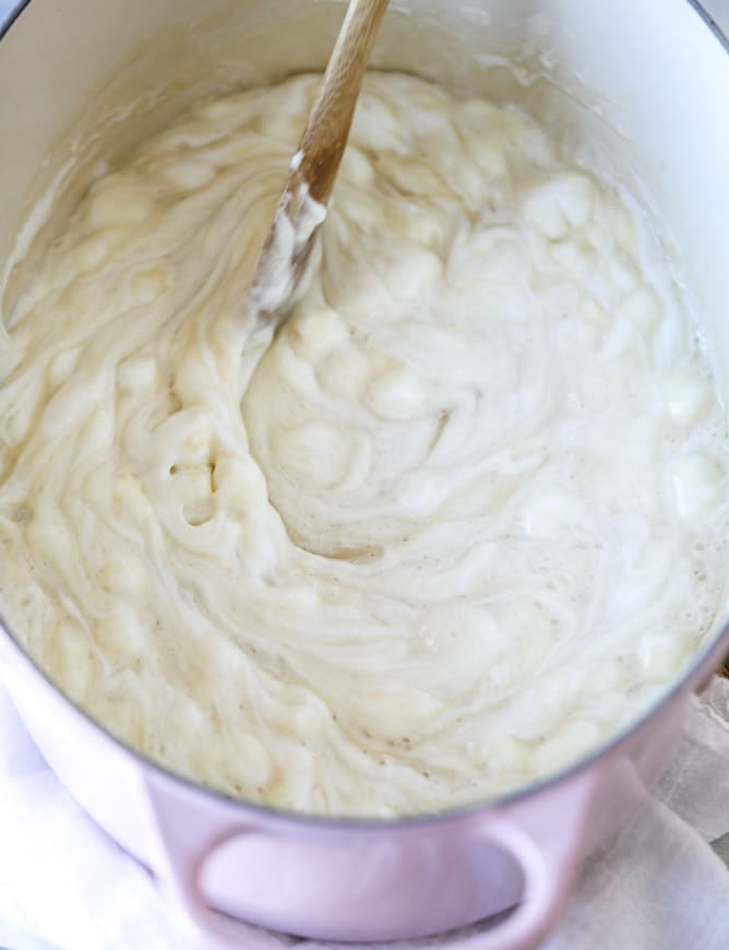 champagne caramel krispie treats I howsweeteats.com #brownrice #ricekrispietreats #champagne #caramel