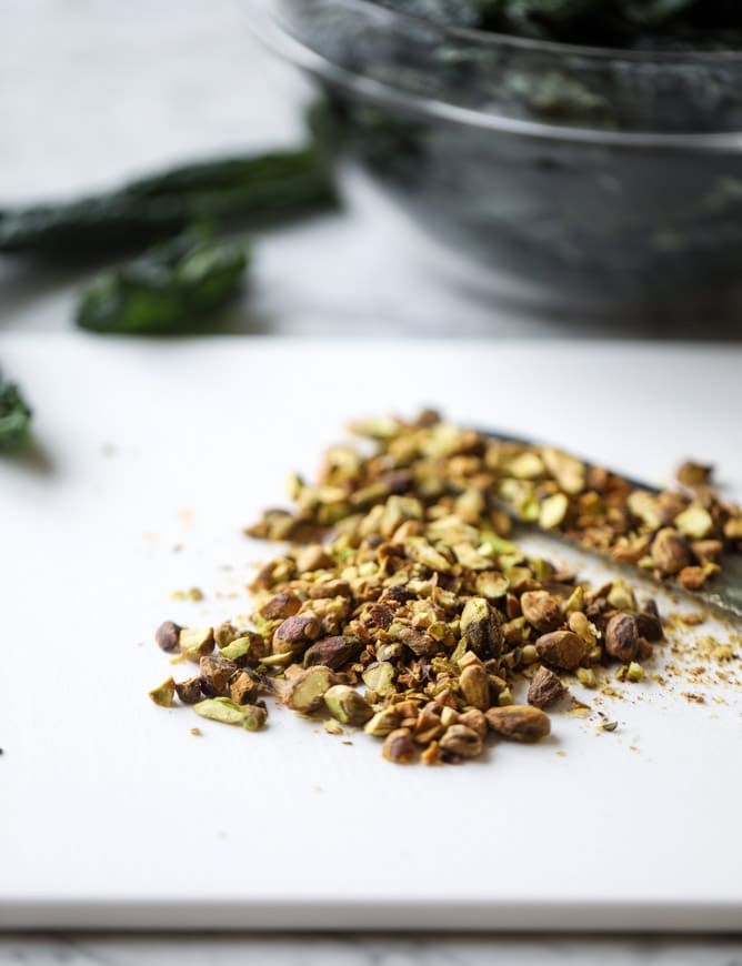 parmesan pistachio I howsweeteats.com #kale #pistachio #salad #parmesan #healthy #recipes