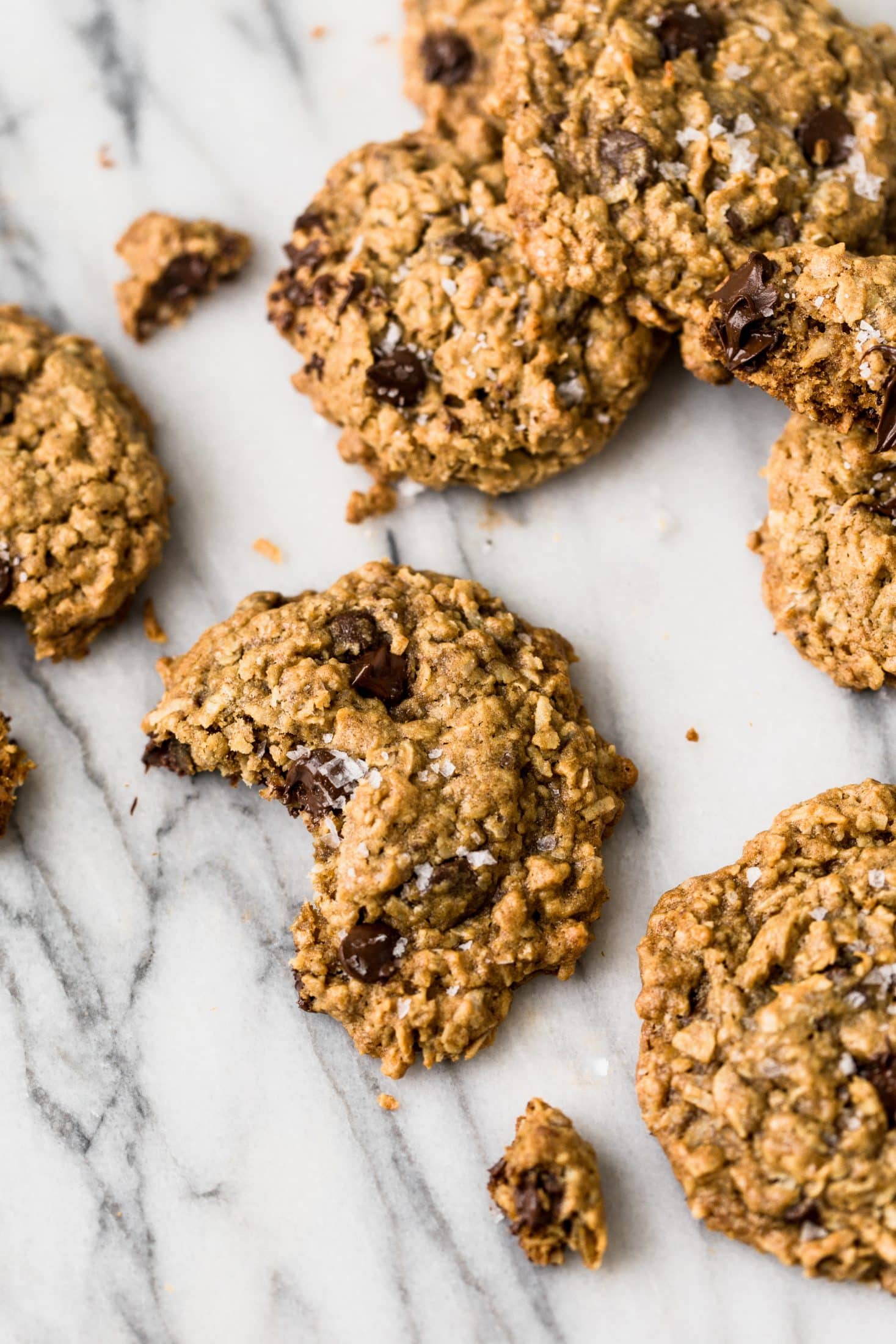 get 15 free bonus recipes with the pretty dish cookbook I howsweeteats.com #cookbook #theprettydish