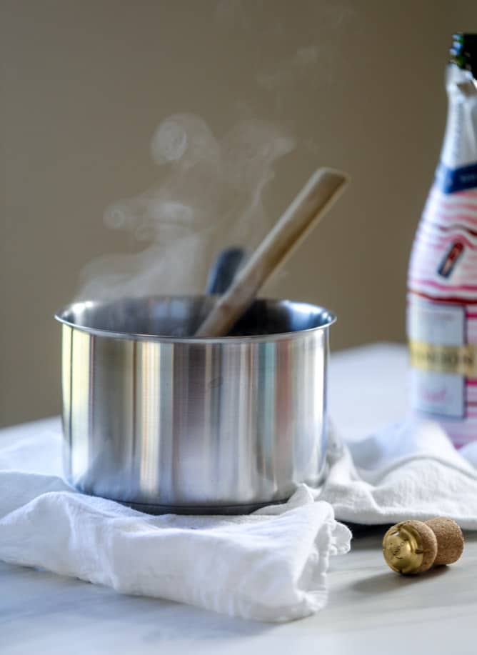 rosé champagne gummy bears I howsweeteats.com #gummybears #champagne #rosé #candy #homemade