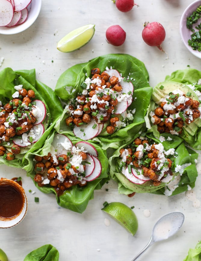 crunchy BBQ chickpea lettuce wraps I howsweeteats.com #chickpeas #lettucewraps #vegetarian #bbqsauce