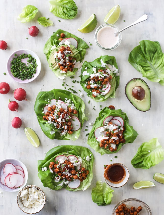 crunchy BBQ chickpea lettuce wraps I howsweeteats.com #chickpeas #lettucewraps #vegetarian #bbqsauce