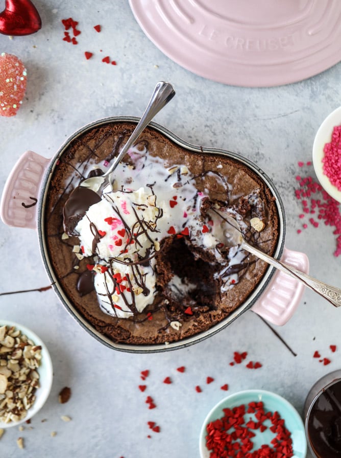 amaretto brownies I howsweeteats.com #brownies #chocolate #amaretto #almond #valentinesday