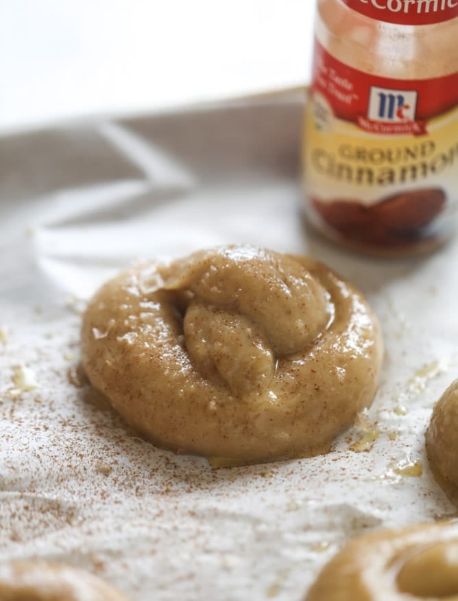 guinness soft pretzels with irish cheddar fondue I howsweeteats.com #softpretzels #fondue #irishcheddar #saintpatricksday #stpatricksday