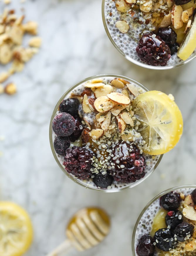 lemon curd chia pudding parfait I howsweeteats.com #lemon #lemoncurd #chiapudding #snack #healthy