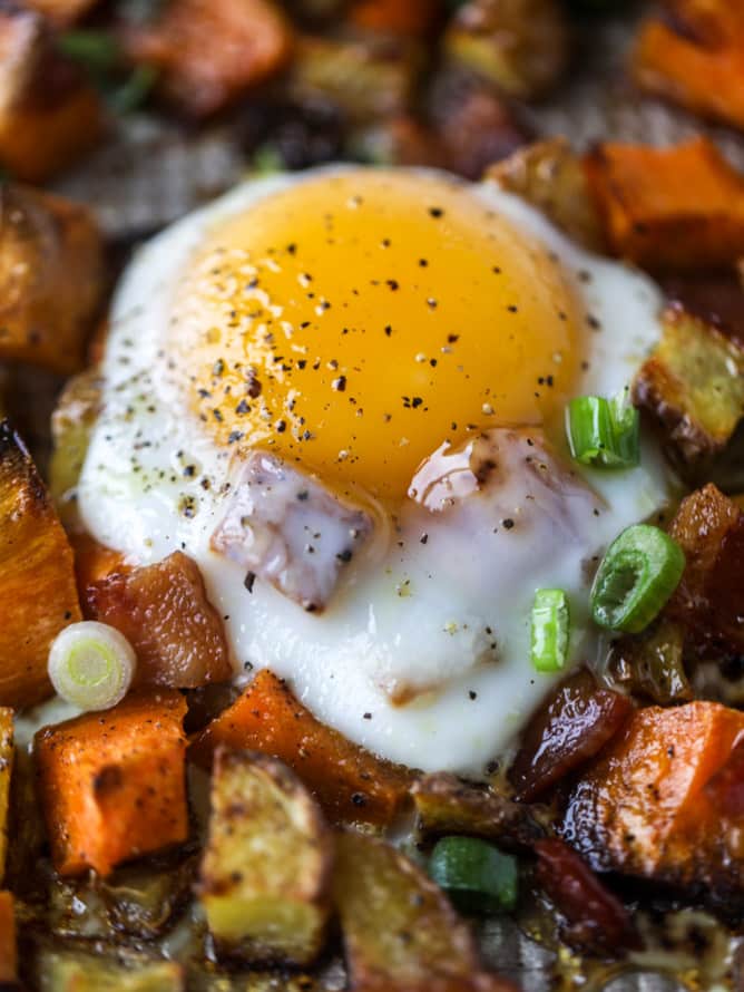 sheet pan breakfast I howsweteats.com #breakfast #sheetpan #sweetpotato #eggs #bacon