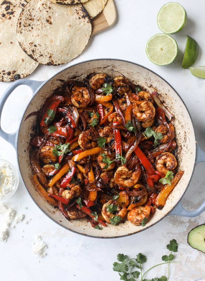 adobo shrimp fajitas I howsweeteats.com #shrimp #fajitas #tacos