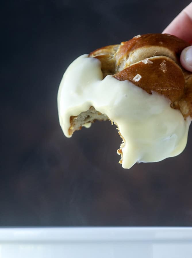 guinness soft pretzels with irish cheddar fondue I howsweeteats.com #softpretzels #fondue #irishcheddar #saintpatricksday #stpatricksday