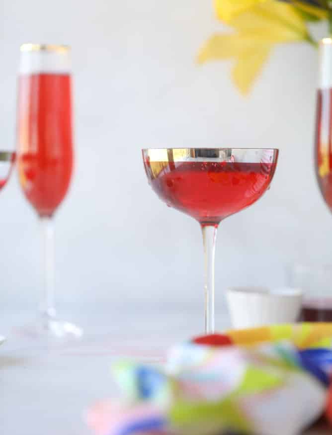rosé hibiscus mimosas I howsweeteats.com #champagne #mimosa #rose #hibiscus #cocktail
