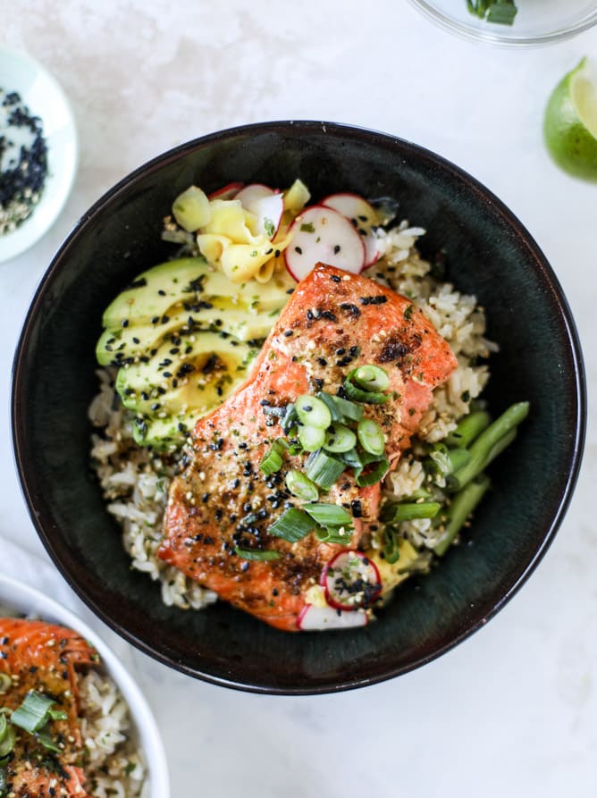 butter salmon rice bowls I howsweeteats.com #salmon #rice #bowls #seafood #healthy