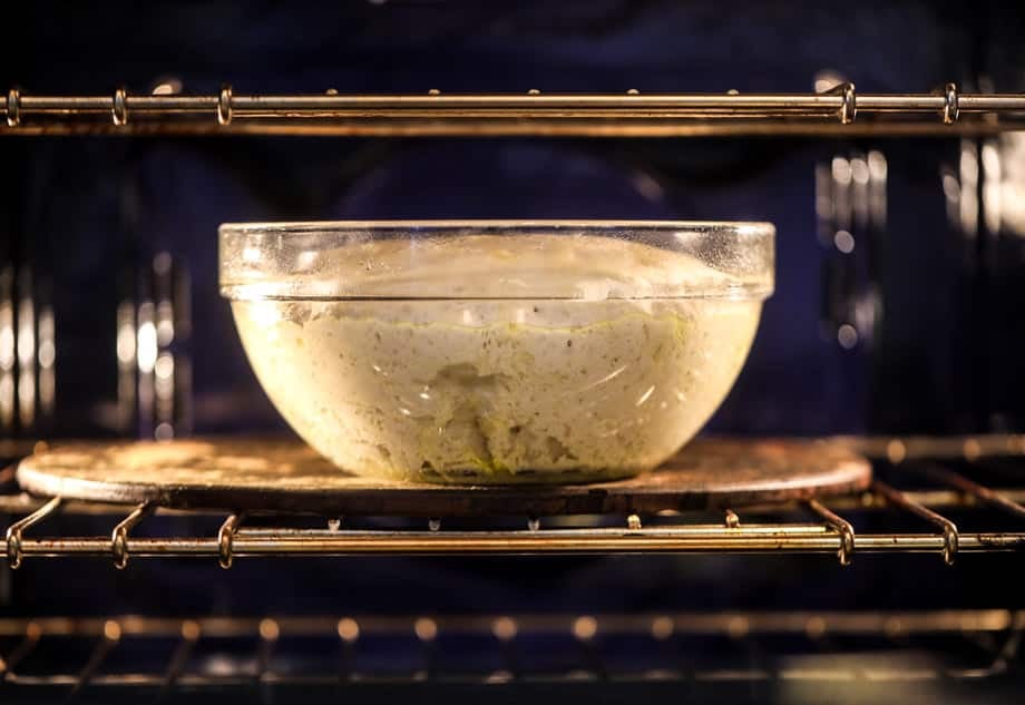 veggie supreme detroit style pizza I howsweeteats.com #detroitstyle #pizza #pizzasupreme #veggiepizza #vegetarian