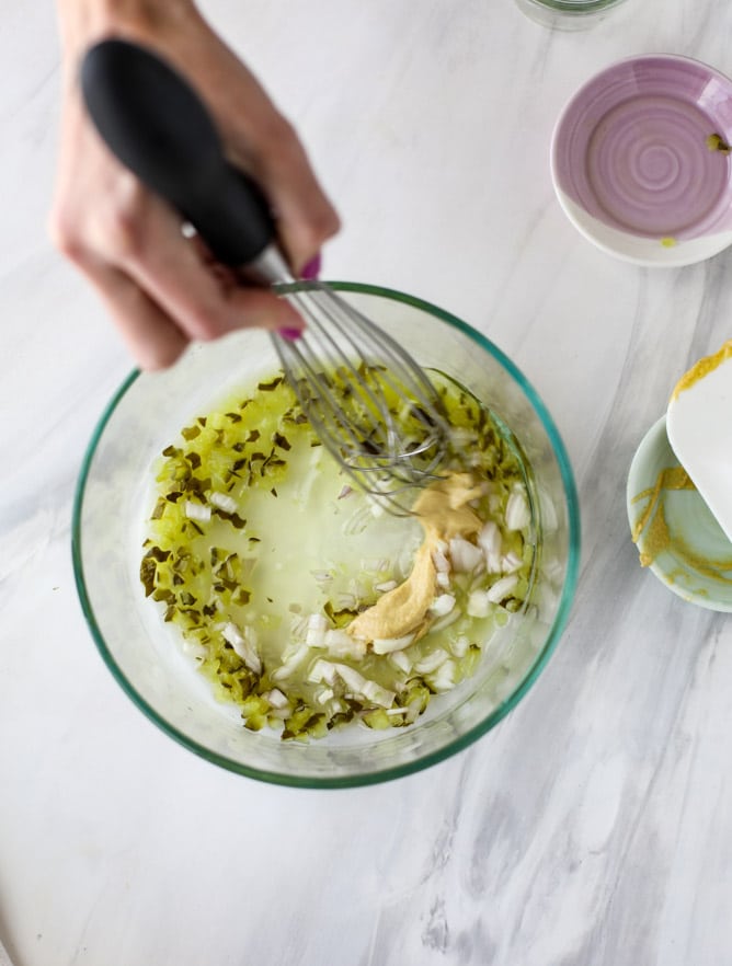 cheeseburger chopped salad I howsweeteats.com #cheeseburger #chopped #salad #dill #pickle #dressing