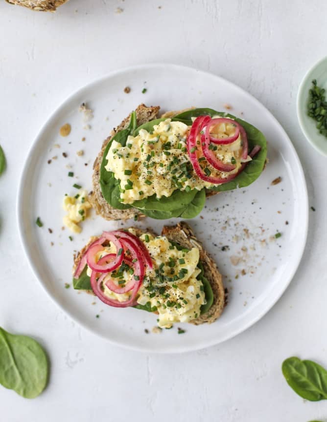 best ever egg salad I howsweeteats.com #eggsalad #recipes #eggs #greekyogurt