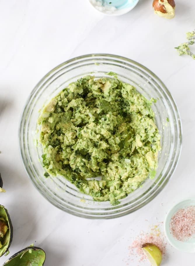 lobster guacamole I howsweeteats.com #lobster #guacamole #avocado #seafood #dip
