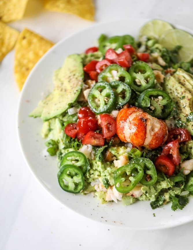 lobster guacamole I howsweeteats.com #lobster #guacamole #avocado #seafood #dip