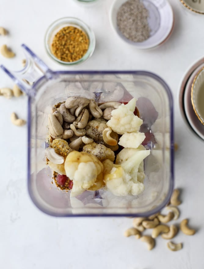 strawberry cashew smoothie I howsweeteats.com #strawberry #cashew #smoothie #healthy #breakfast